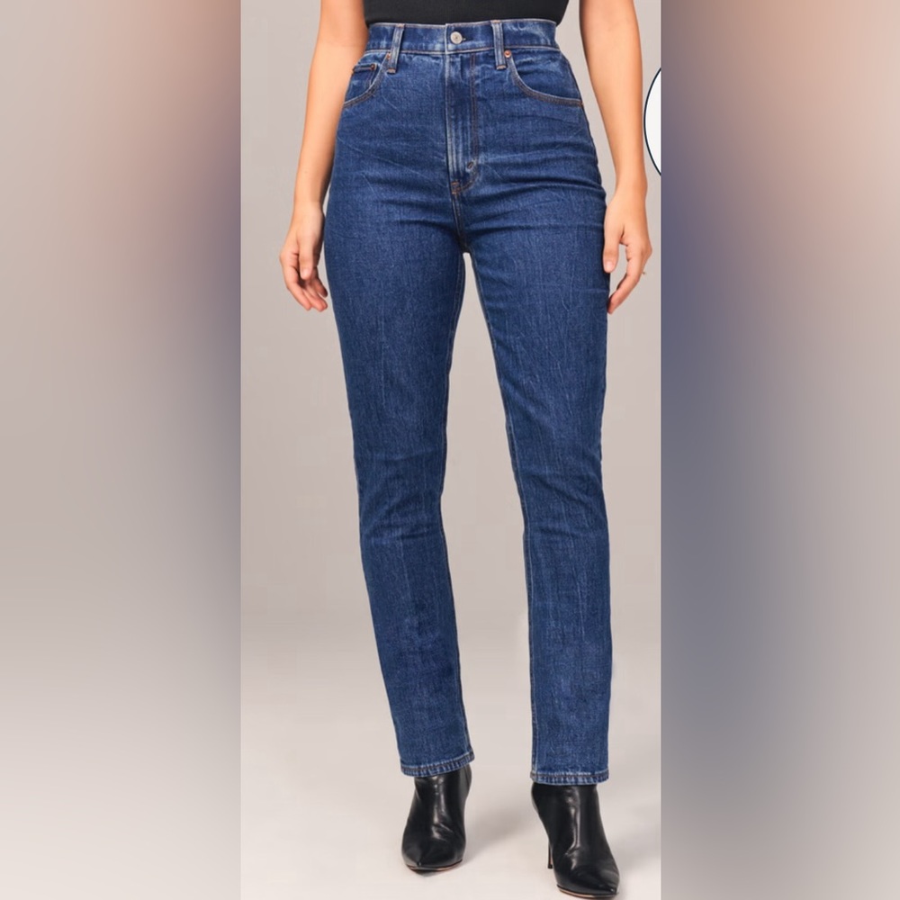 Curve Love Ultra High Rise 90s Slim Straight Jean